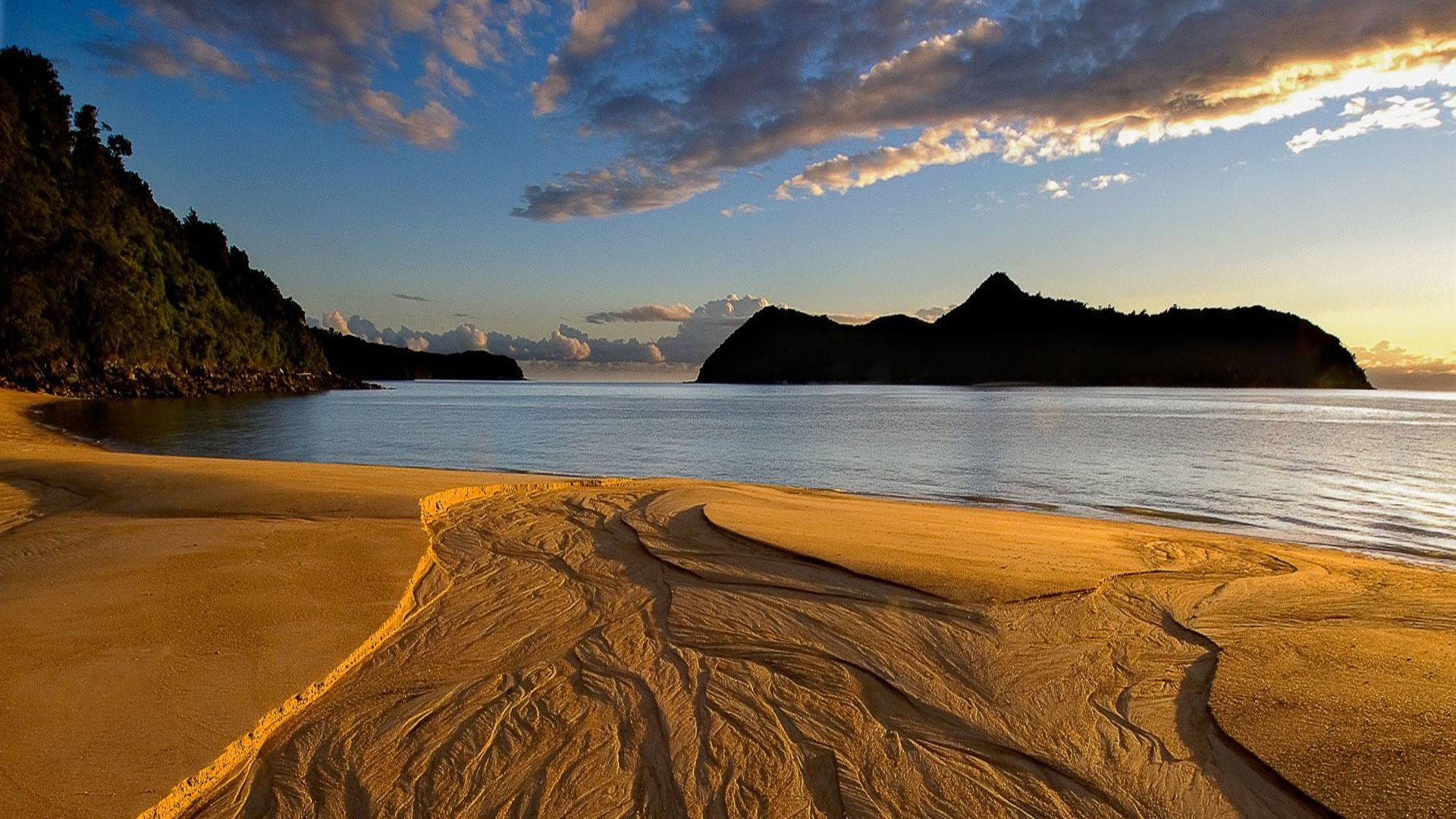 abel-tasman-national-park-appletree-bay.jpg