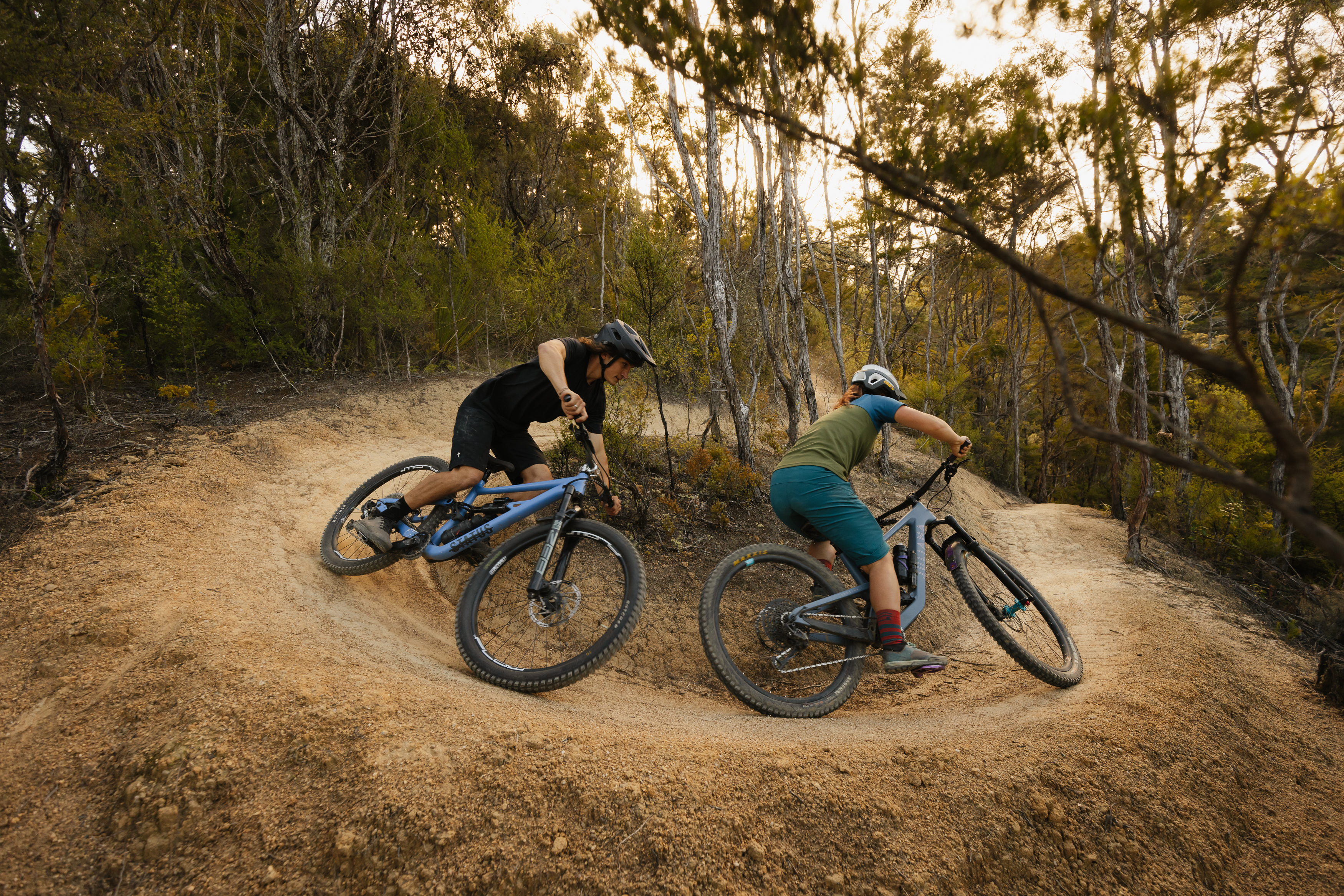 mountain-biking-kaiteretere-credit-henry-jaine_2-2