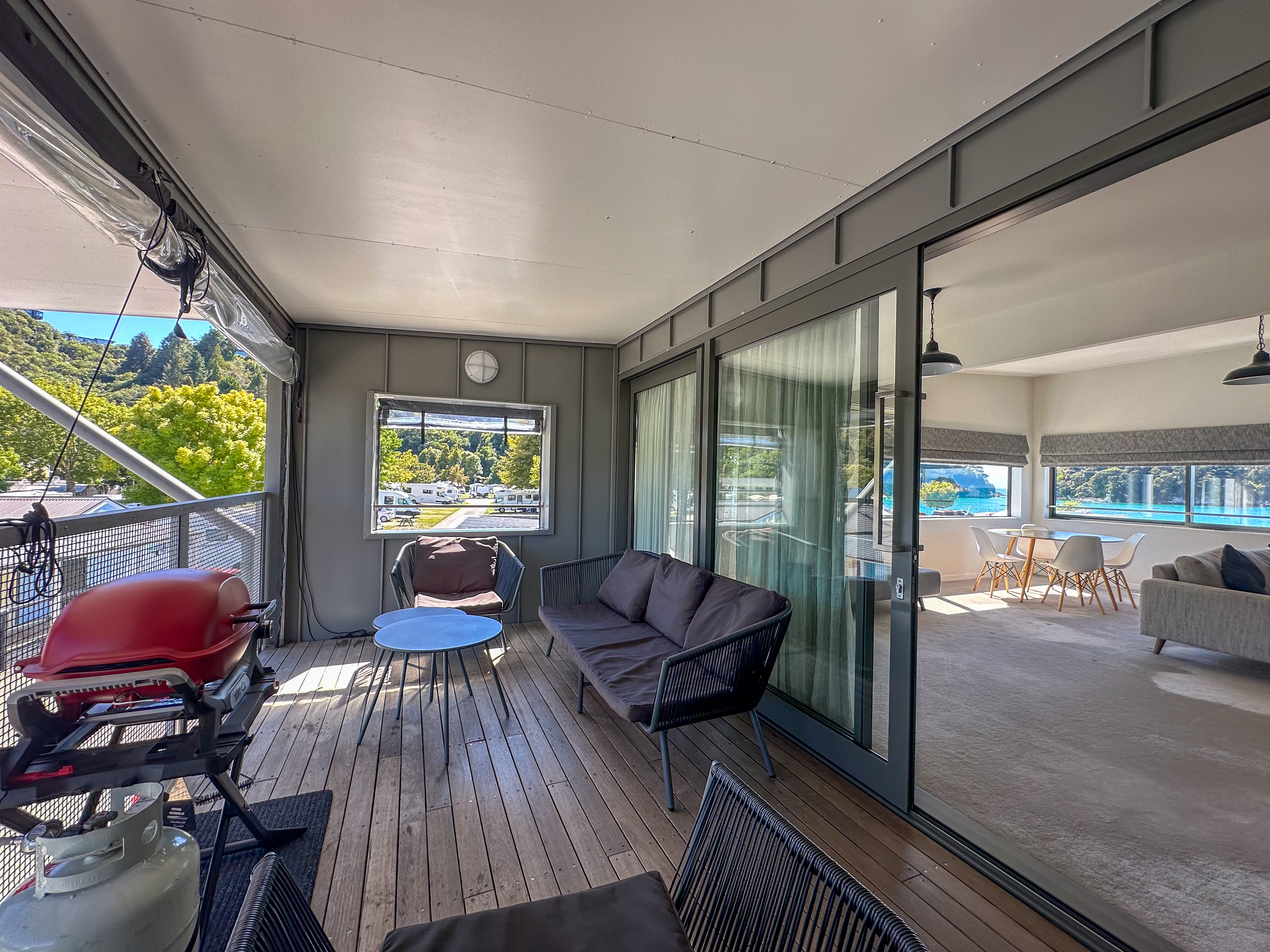 apt-9-deck-pic